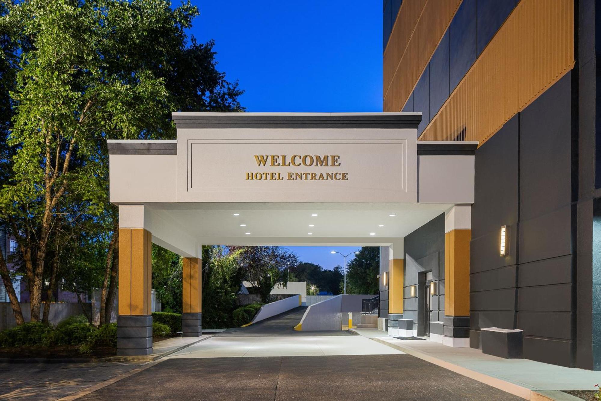 Courtyard New Haven At Yale Hotel Exterior photo